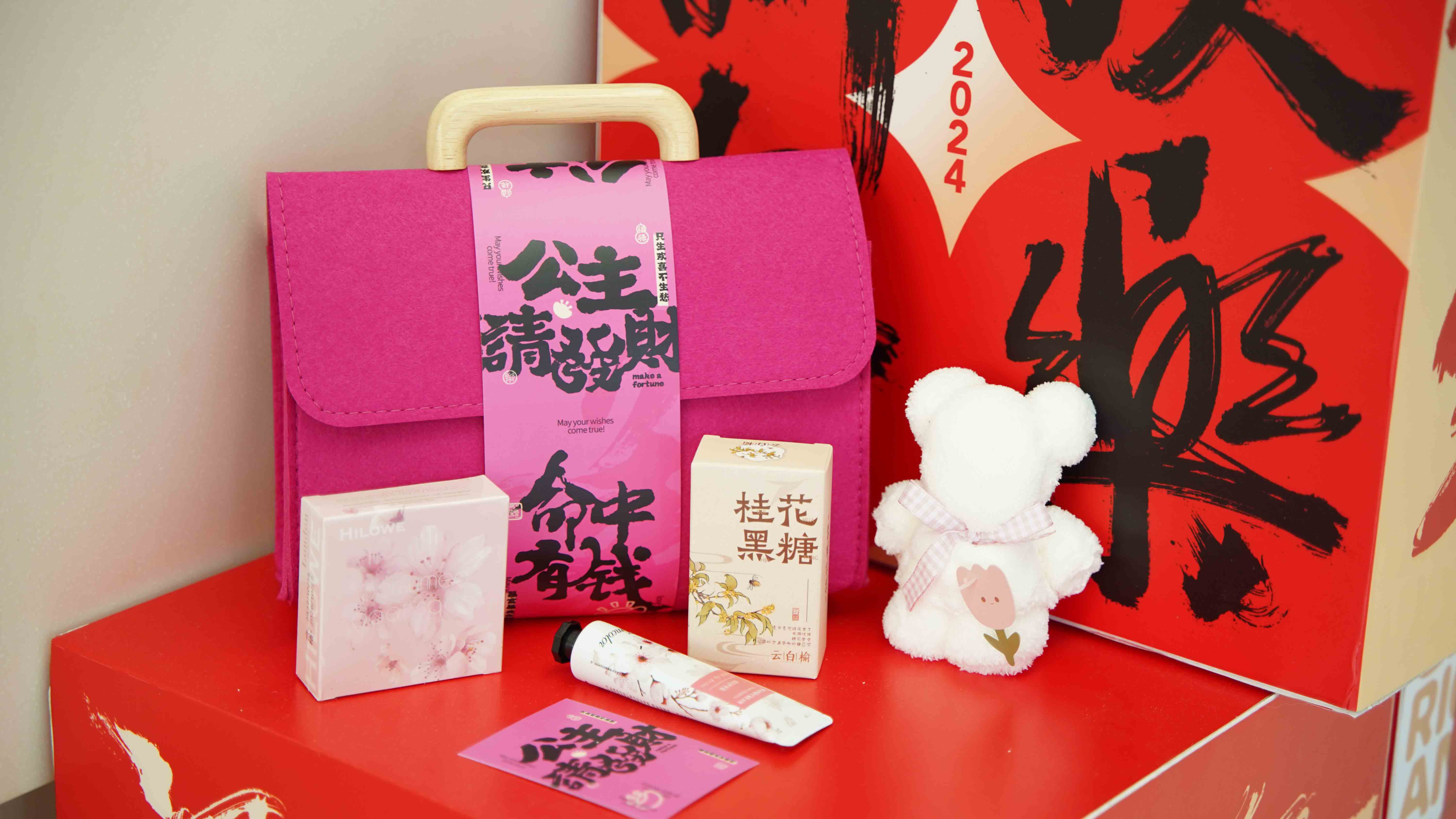 第114个“三八”国际妇女节丨做不被定义的女性 龙商女孩这样过！